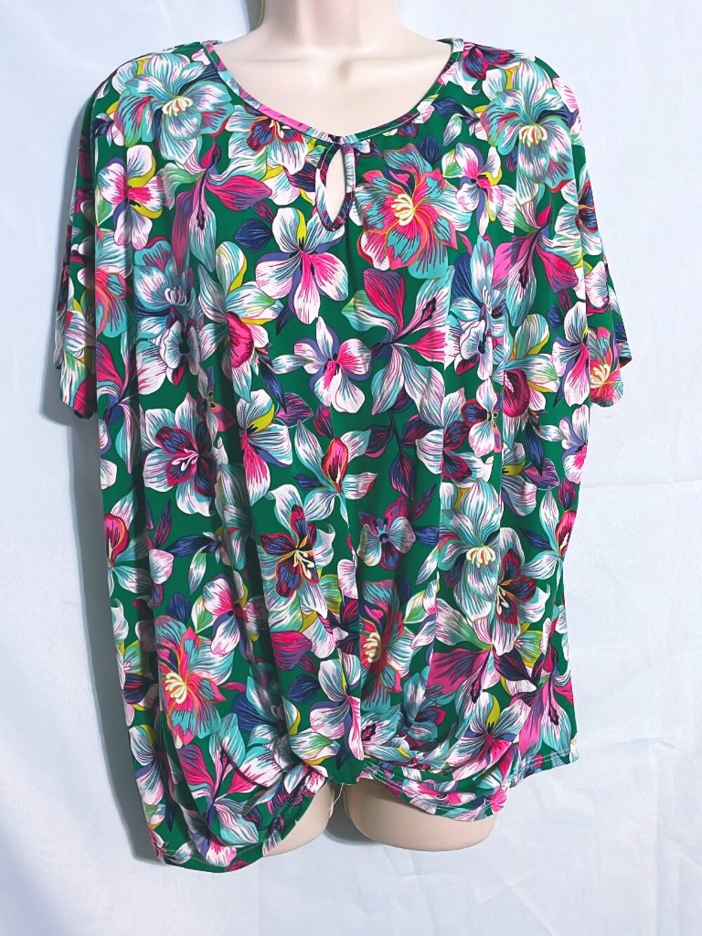 Amana Colorful Floral Top Size 1X